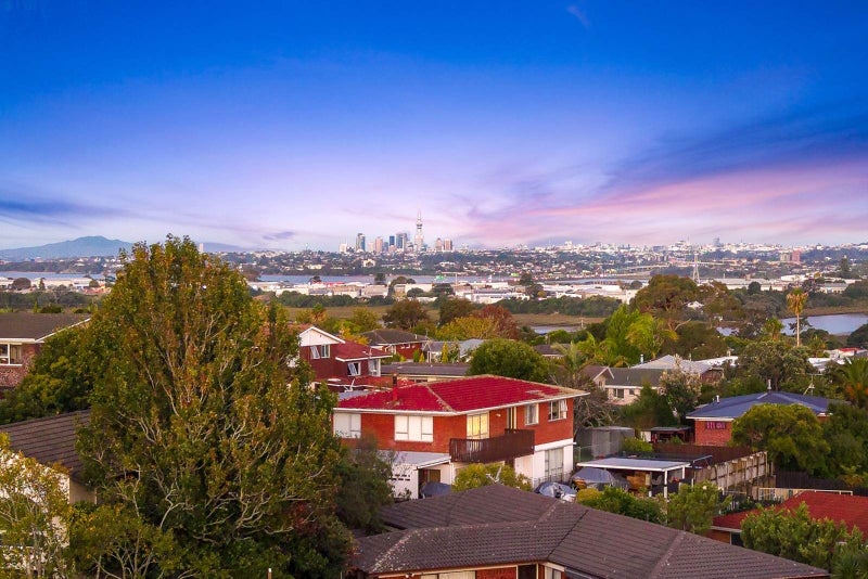 9 Nui Mana Place, Te Atatu South, Auckland - Carousel 2