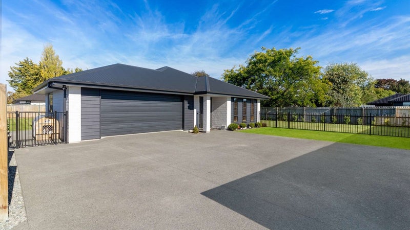 37 Roxburgh Place, Tinwald, Ashburton - Carousel 1