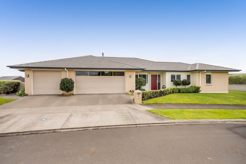 5 Vardon Way, Waiwhakaiho, New Plymouth - Carousel 2