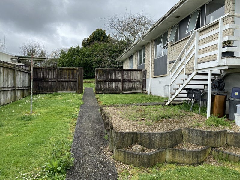 16 Lancewood Avenue, Melville, Hamilton - Carousel 2