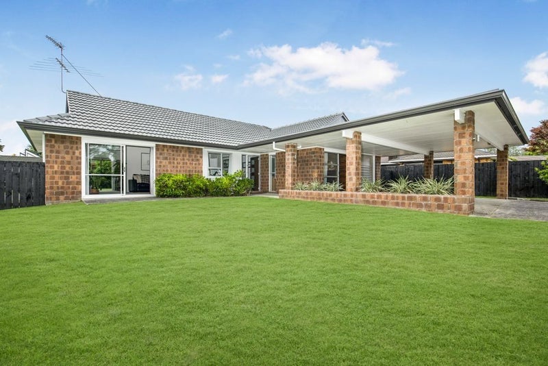 6 Corolu Place, Conifer Grove, Takanini - Carousel 1