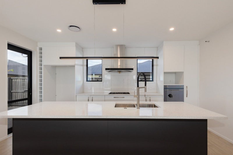 54 Masters Avenue, Hillcrest, Hamilton - Carousel 2