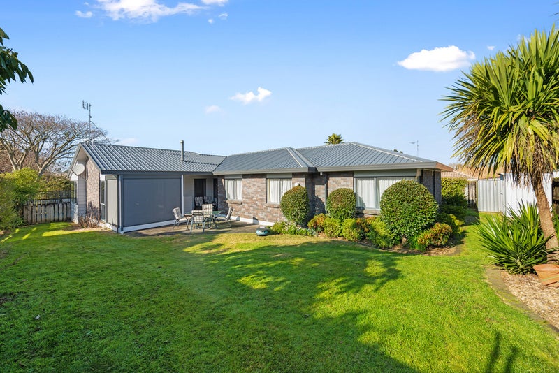 59 Sunnyhills Avenue, Glenview, Hamilton - Carousel 1