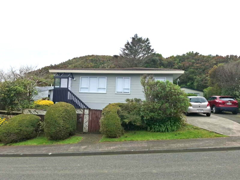 123 Montgomery Avenue, Karori, Wellington - Carousel 1