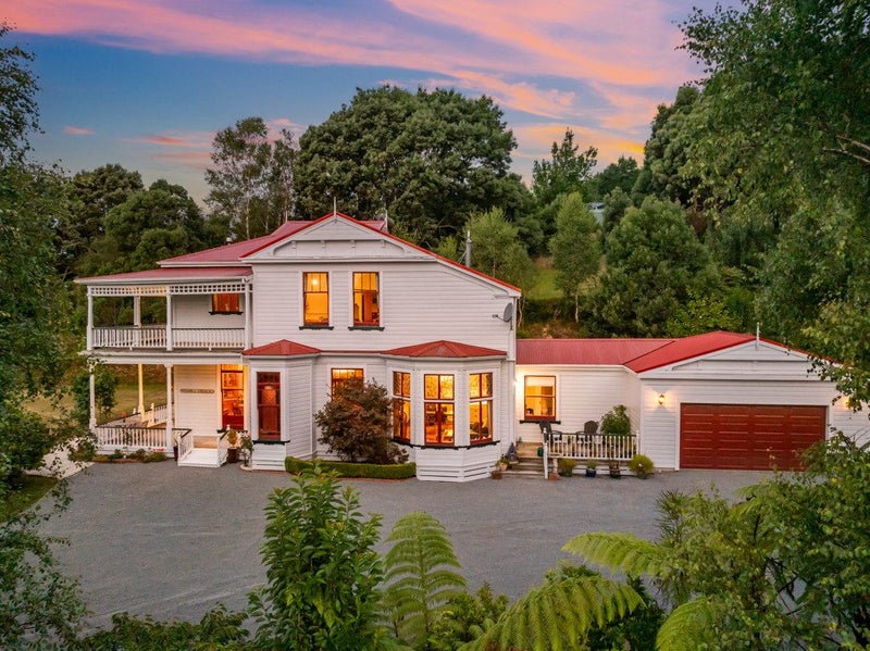 215A Katherine Mansfield Drive, Whitemans Valley, Upper Hutt - Carousel 1