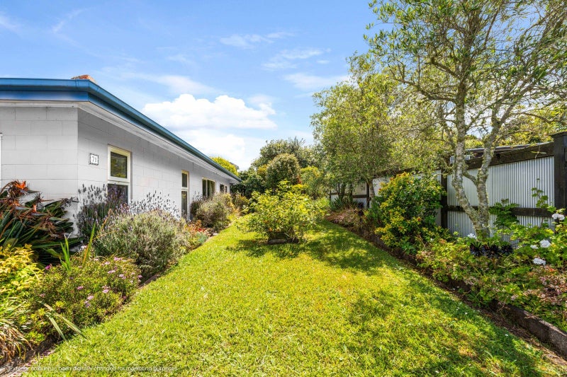 71 Stapleford Crescent, Browns Bay, Auckland - Carousel 2