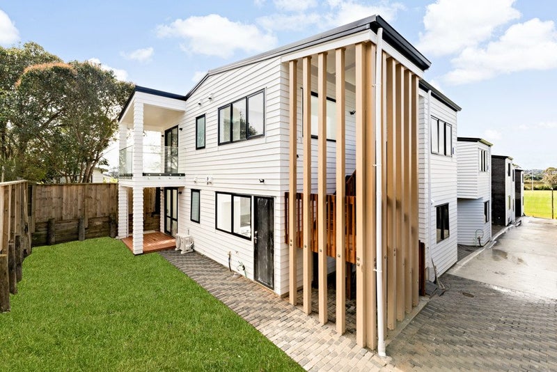 6/122 Archibald Road, Kelston, Auckland - Carousel 1