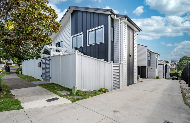 50A Botany Road, Botany Downs, Auckland - Carousel 2