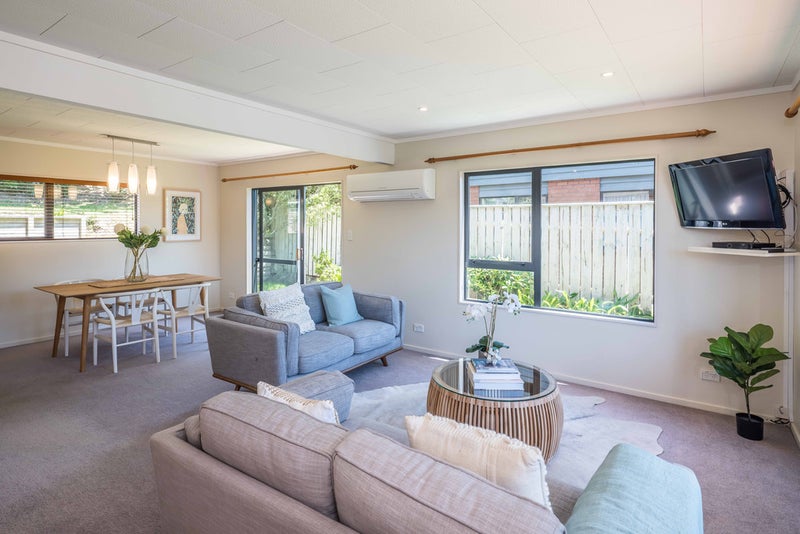 9 Shastri Terrace, Khandallah, Wellington - Carousel 2