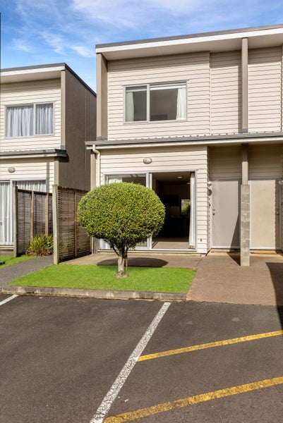 4/7 Kelvin Hart Drive, East Tamaki, Auckland - Carousel 1