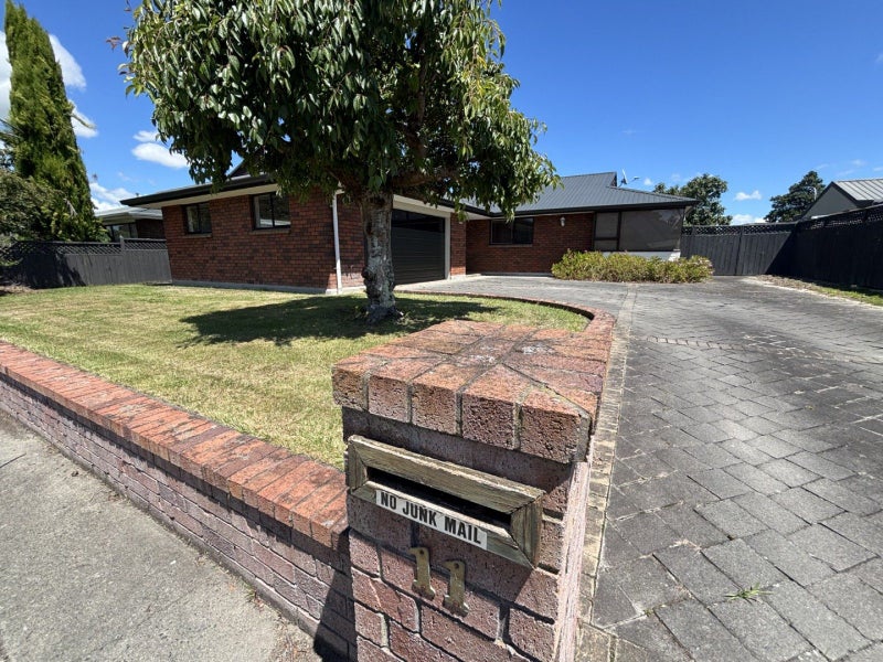 11 Hanmer Place, Highbury, Palmerston North - Carousel 16