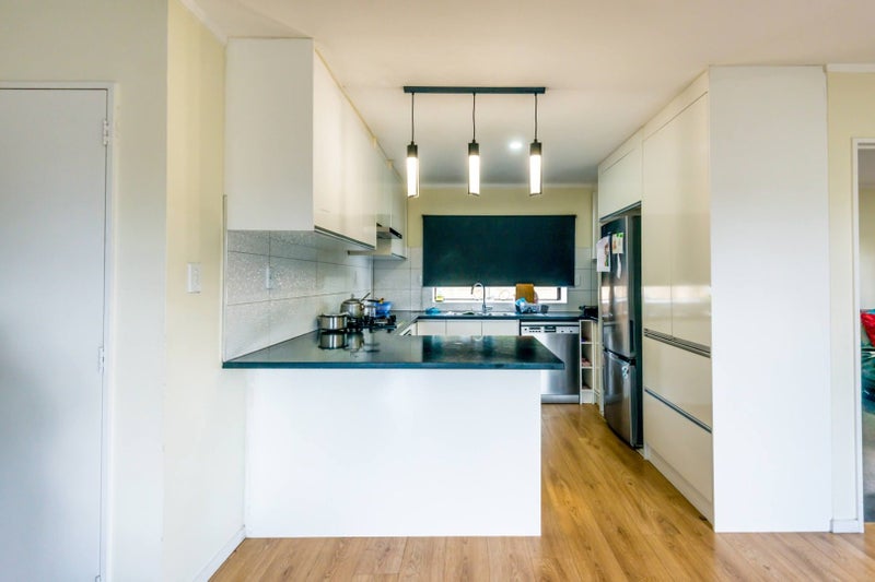 5 Sherpa Place, Massey, Auckland - Carousel 1