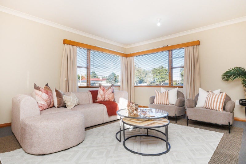 2 Austin Place, Awapuni, Palmerston North - Carousel 13