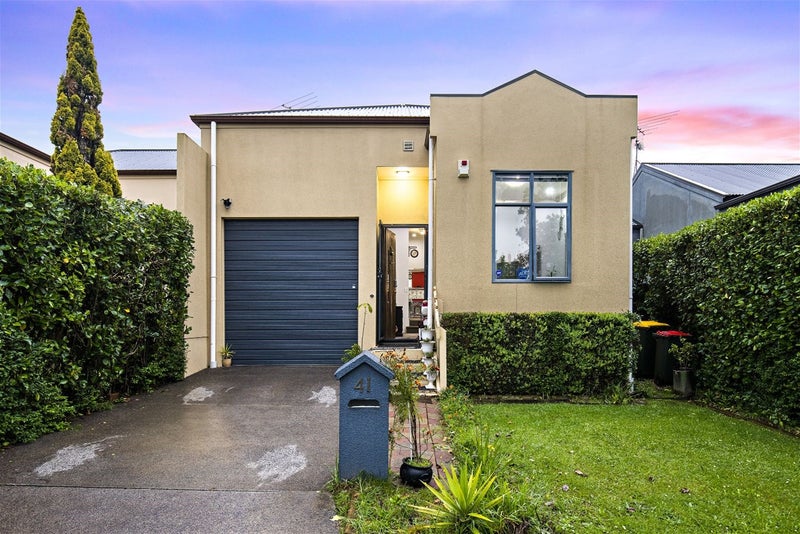 41 Lazurite Drive, Westgate, Auckland - Carousel 2