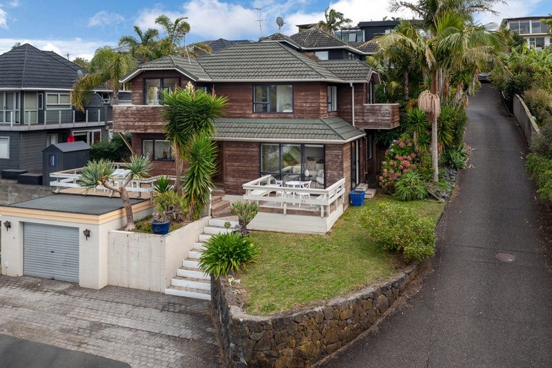 1/21 Commodore Parry Road, Castor Bay, Auckland - Carousel 24