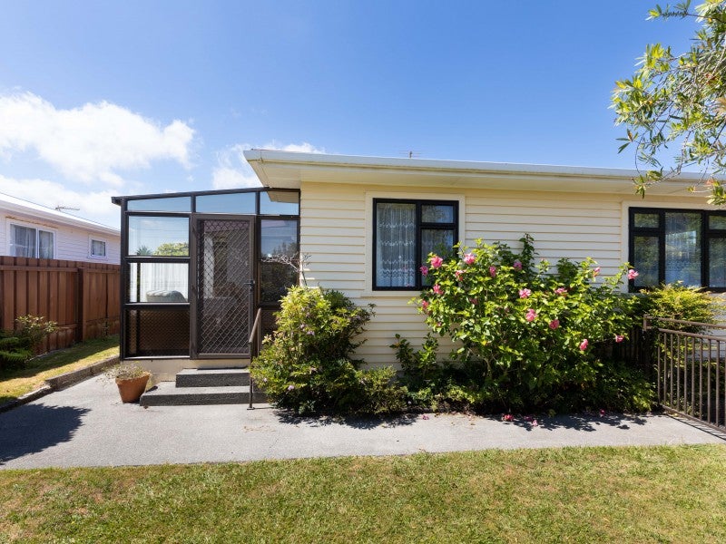 4 Barclay Street, Ferndale, New Plymouth - Carousel 2