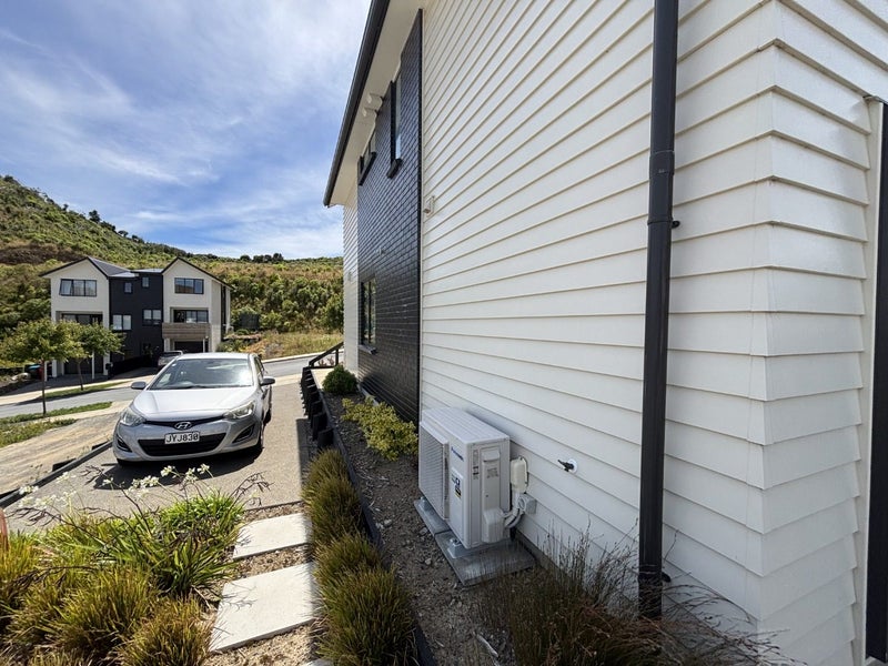18 Oakum Road, Whitby, Porirua - Carousel 16