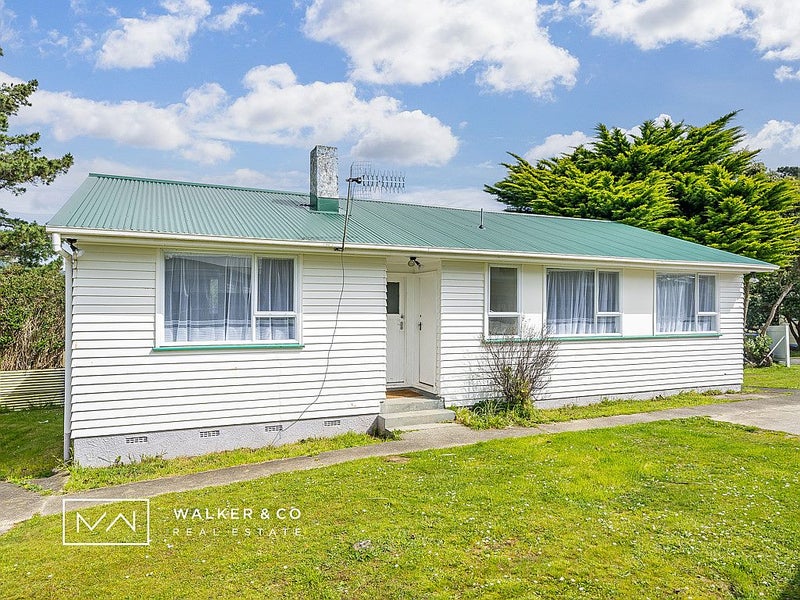 15 Passive Grove, Ascot Park, Porirua - Carousel 2