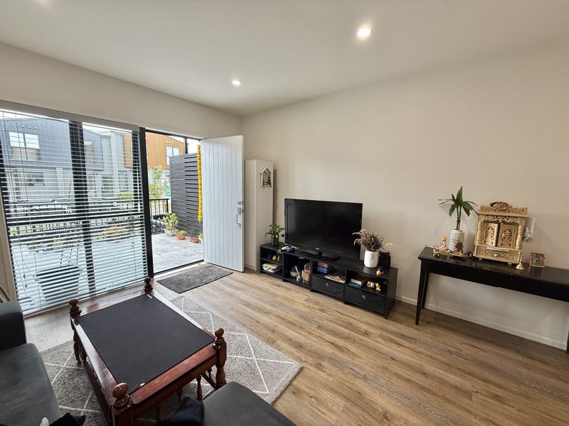 17 Bugle Road, Totara Park, Auckland - Carousel 2
