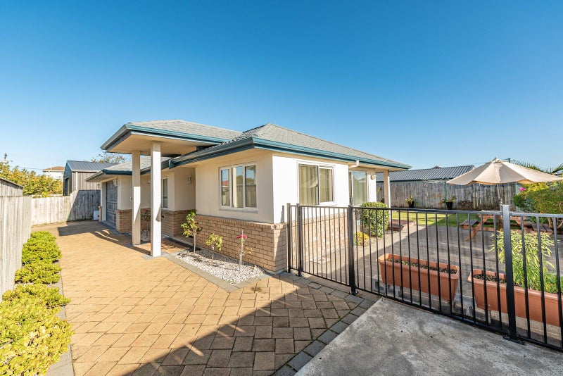 3 Pharazyn Street, Gonville, Whanganui - Carousel 2