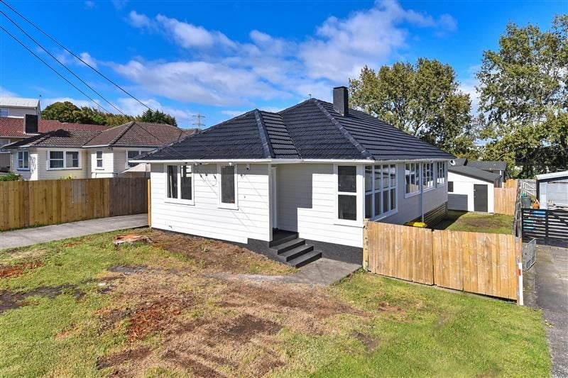 13 Kudu Road, Otara, Auckland - Carousel 1