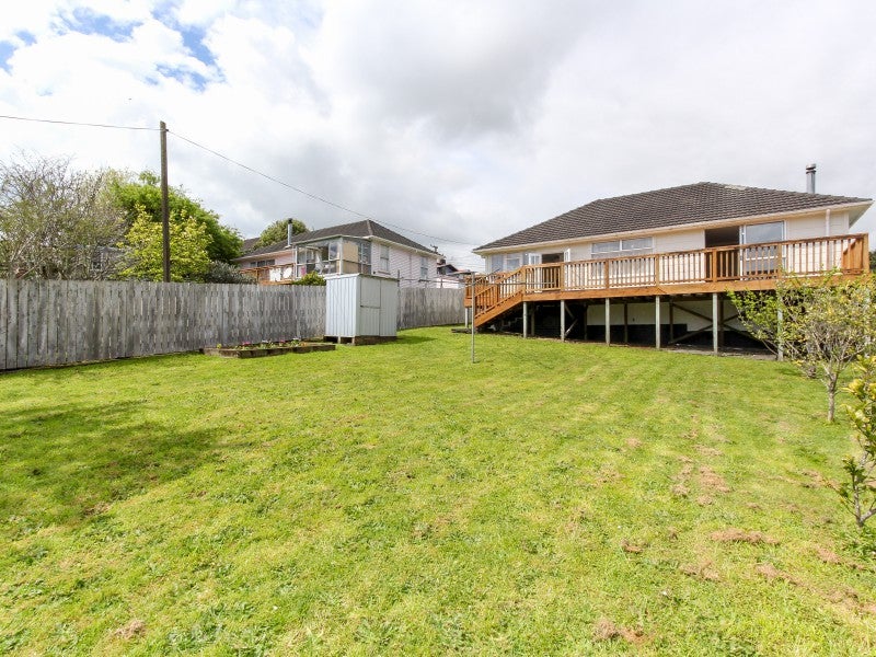 30 Parsons Street, Vogeltown, New Plymouth - Carousel 26