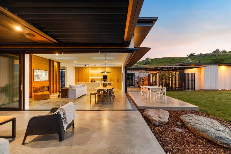 214 Mcdonnell Road, Queenstown - Carousel 1