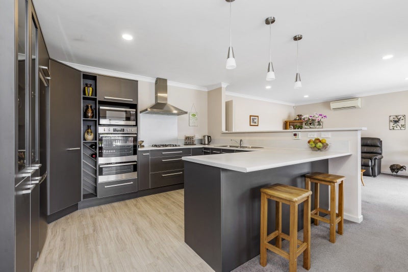 20 Bentley Rise, Flagstaff, Hamilton - Carousel 2