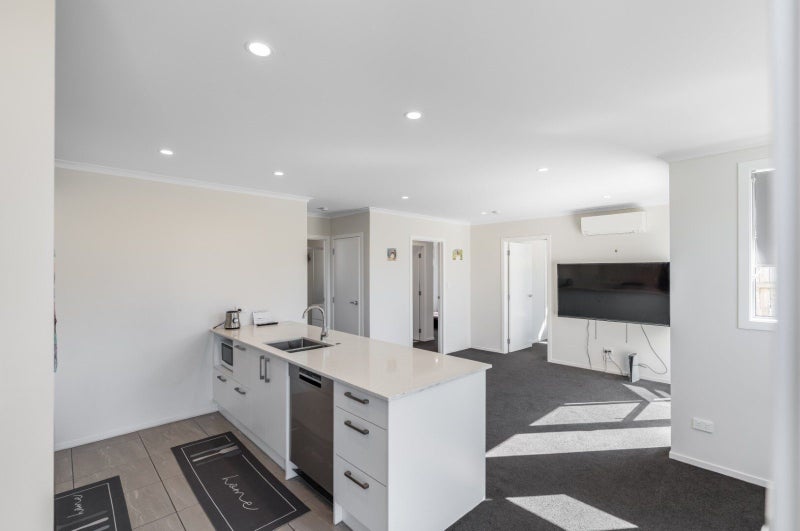 75 Waruhia Crescent, Rototuna North, Hamilton - Carousel 2