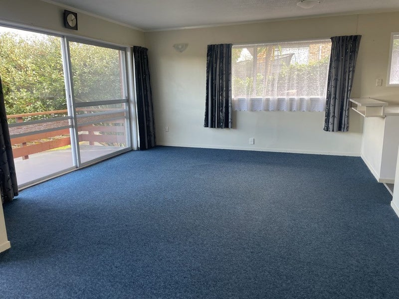1/15 Sandiacre Way, Browns Bay, Auckland - Carousel 2