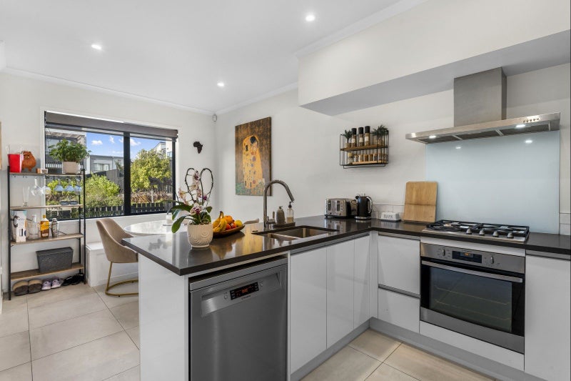 10 Malcolm Calder Road, Hobsonville, Auckland - Carousel 2