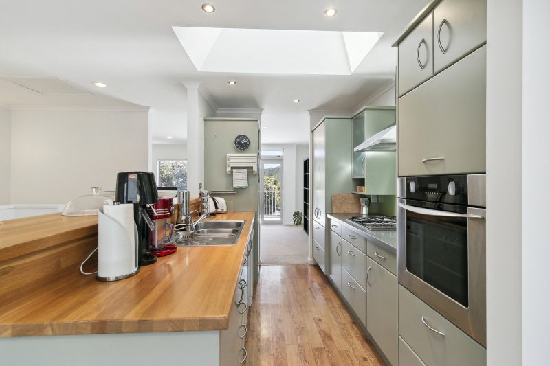 41/305 Evans Bay Parade, Hataitai, Wellington - Carousel 2