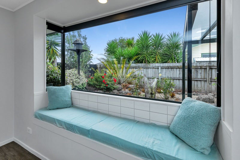 13 Bermuda Place, One Tree Point - Carousel 2