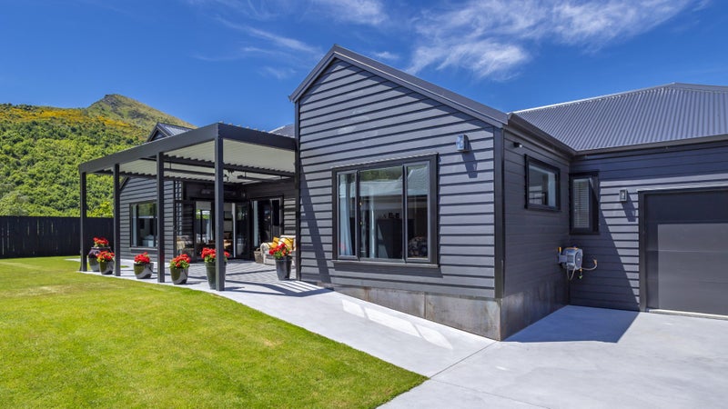 65 Centennial Avenue, Arrowtown, Arrowtown - Carousel 1