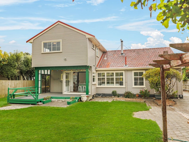 8 Earl Street, Hillsborough, Christchurch - Carousel 1