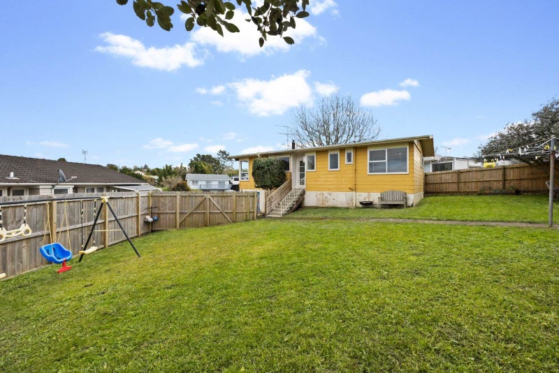 38 Vina Place, Massey, Auckland - Carousel 9