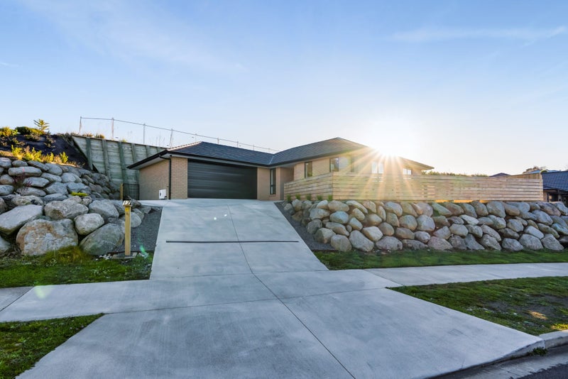 17 Atutahi Street, Hurdon, New Plymouth - Carousel 38