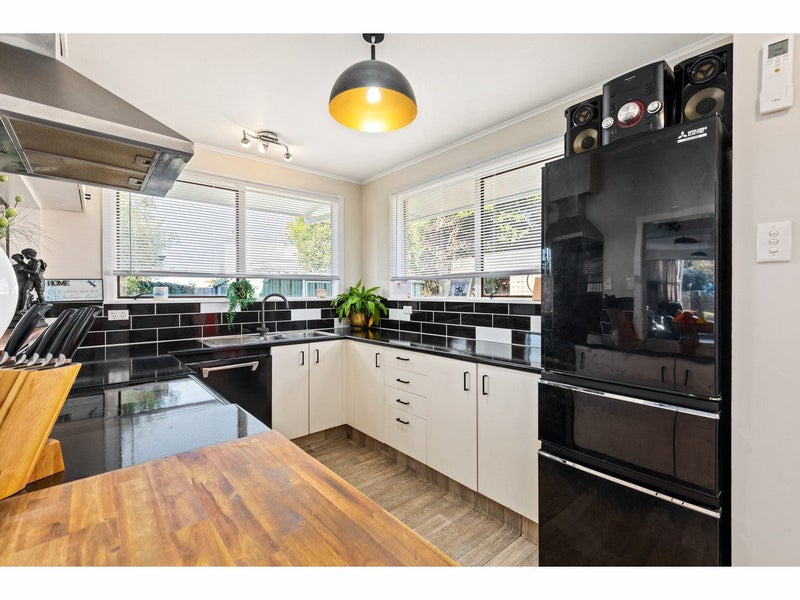 98 Budge Street, Riversdale, Blenheim - Carousel 2