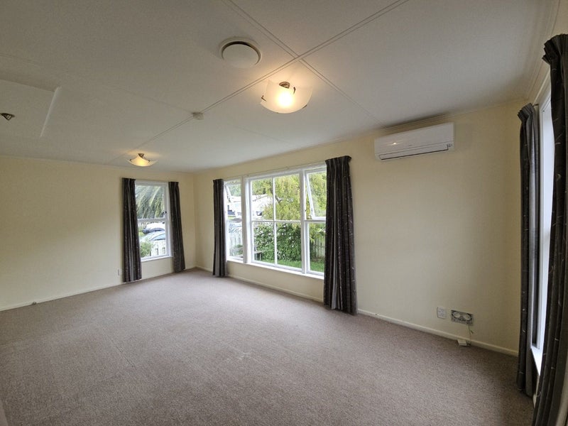 69 Rangituhi Crescent, Takapuwahia, Porirua - Carousel 2