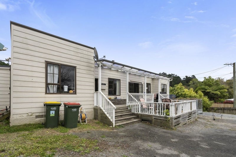 414 Stokes Valley Road, Stokes Valley, Lower Hutt - Carousel 1