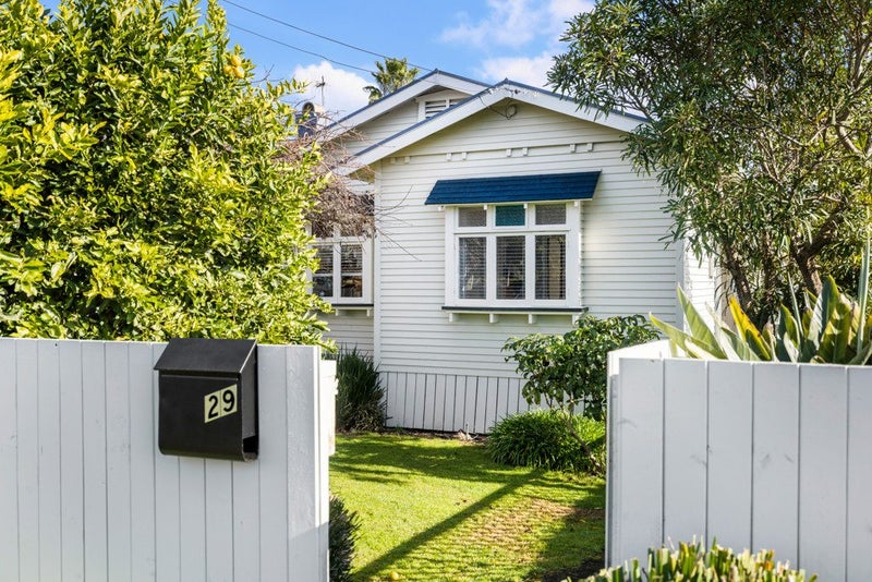 29 Harlston Road, Mount Albert, Auckland - Carousel 1