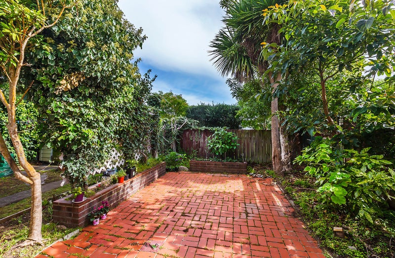 1/4 Allen Street, Boulcott, Lower Hutt - Carousel 12