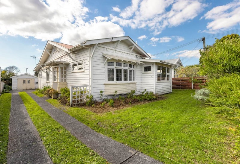 27 Brixton Road, Mount Eden, Auckland - Carousel 1