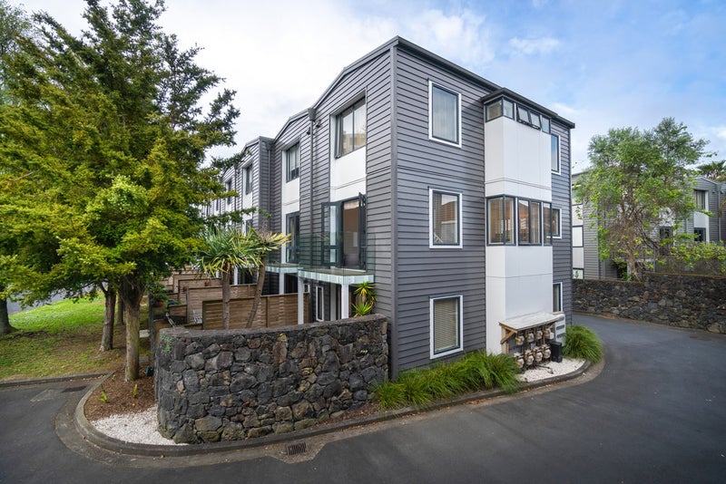 13 Sudbury Terrace, Parnell, Auckland - Carousel 1
