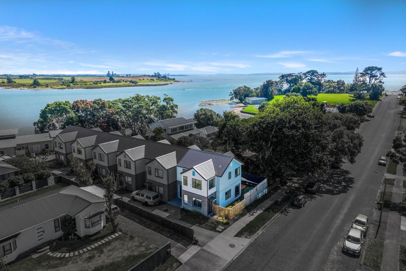 8A Roys Road, Weymouth, Auckland - Carousel 1