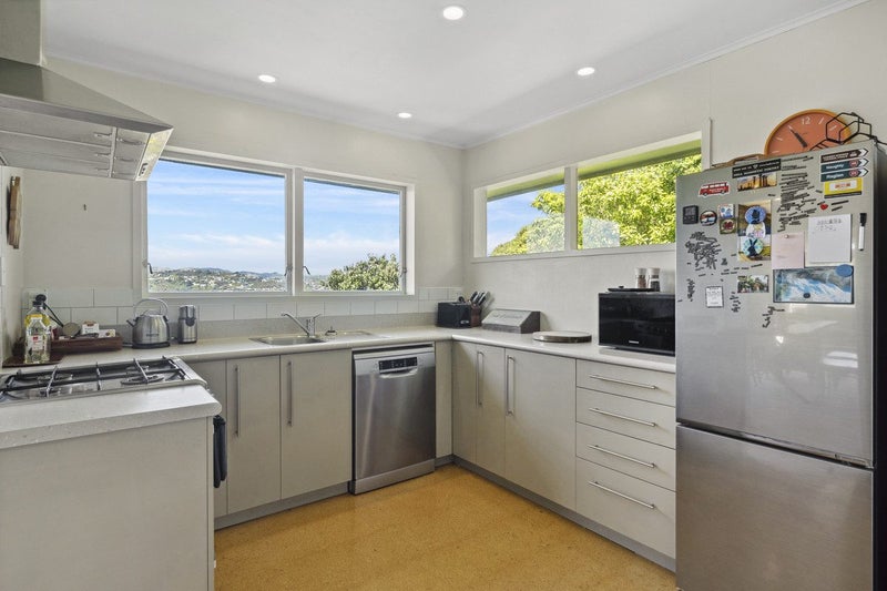 28 Truro Road, Camborne, Porirua - Carousel 2