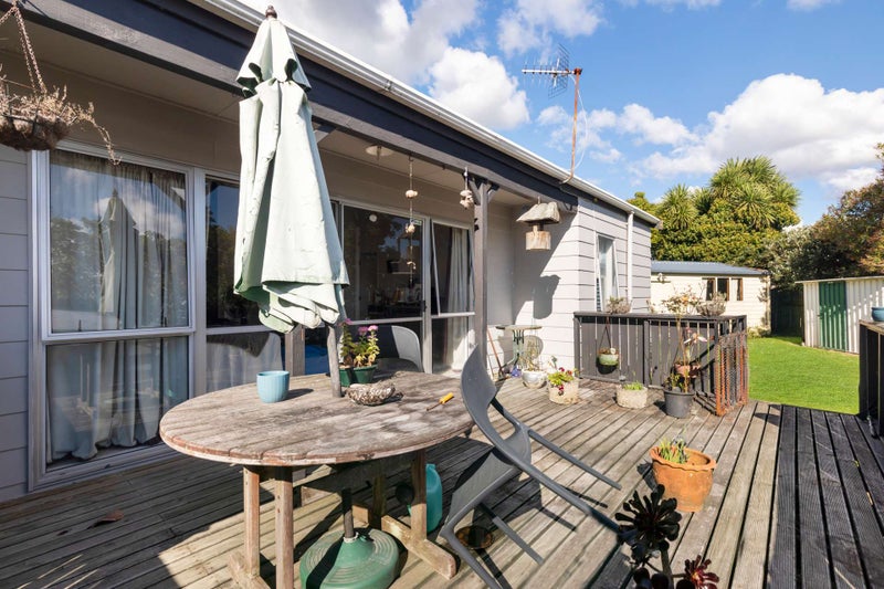 7 Cedar Place, Owhata, Rotorua - Carousel 2