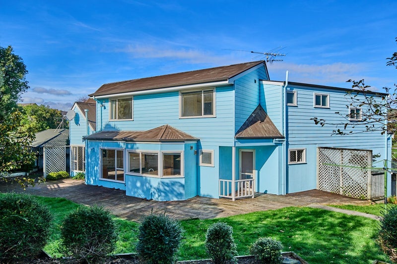 24 Saunders Close, Whitby, Porirua - Carousel 1