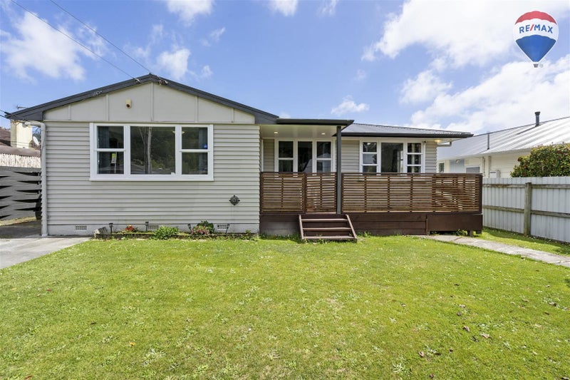 266 Stokes Valley Road, Stokes Valley, Lower Hutt - Carousel 1