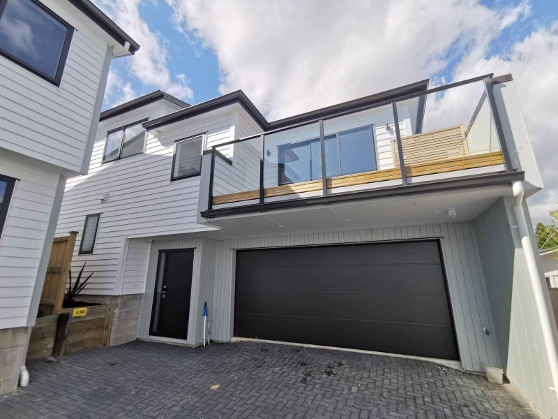 13C Windermere Crescent, Blockhouse Bay, Auckland - Carousel 1